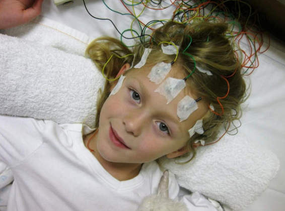 Электроэнцефалография ребенку — как подготовиться и как ее делают