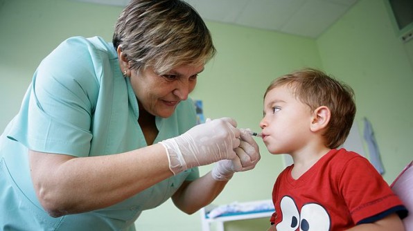 Полиомиелит у детей: вопросы лечения и прививок