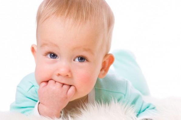 Рвота у грудничка: как понять причину и помочь малышу