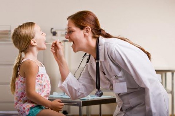 Как доктора лечат детский хронический и острый тонзиллит